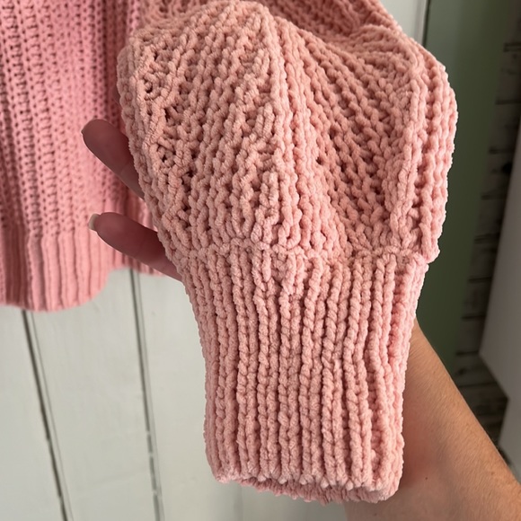 Extremely soft blush sweater - Picture 6 of 7